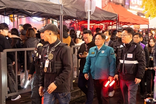 연말 인파 걱정 끝! 마포구, 레드로드 특별 안전관리 가동