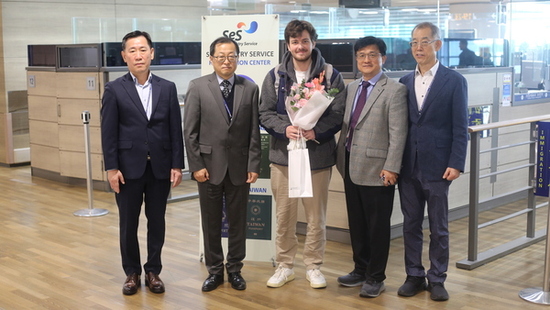 법무부, 인천공항 입국장에 ‘자동출입국 이용등록 및 전용 심사구역 설치’ 시범 운영