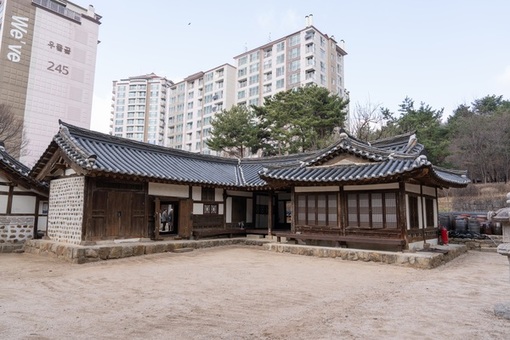“1,400만 돌파 ‘왕과 사는 남자’”… 금성대군 흔적 간직한 은평 ‘금성당’ 찾는 발길 이어져