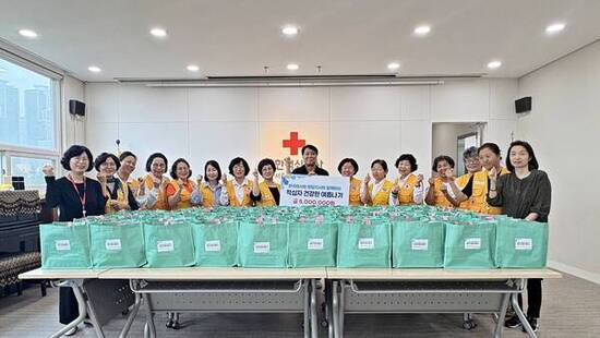 한국마사회, 적십자사 서울지사에 혹서기 취약계층 지원 기부금 전달