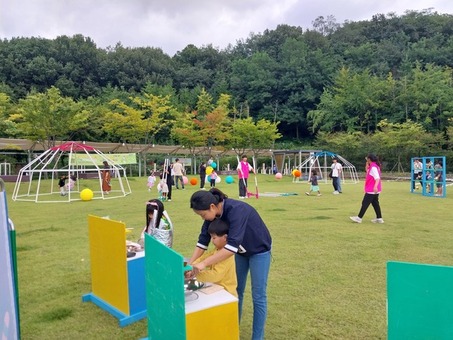 금천구 녹색광장, 아이들 위한 주말 놀이터로 변신