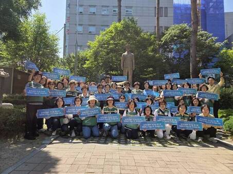 은평구 여성민방위대, 제70주년 현충일 맞아 현충시설 정화 활동 실시