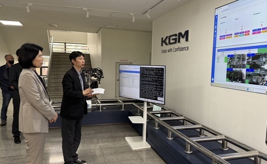 경남도, 제조 AX 실증사업 현장 점검