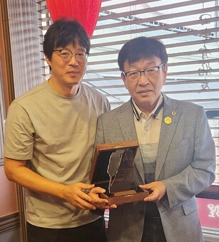 송재혁 의원, 상원초 학생‧학부모‧교사 감사패 받아